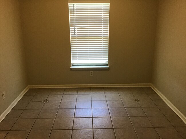 Building Photo - 3264 Fox Squirrel Dr