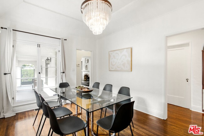 Building Photo - 460-460 N Alfred St