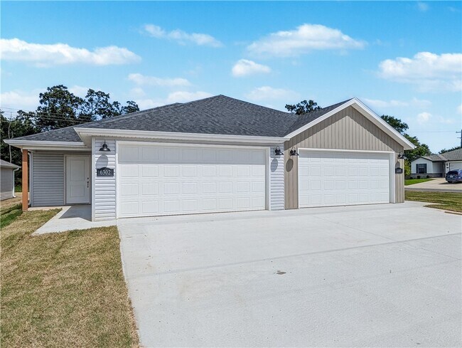 Building Photo - 6305 NW Kathleen St