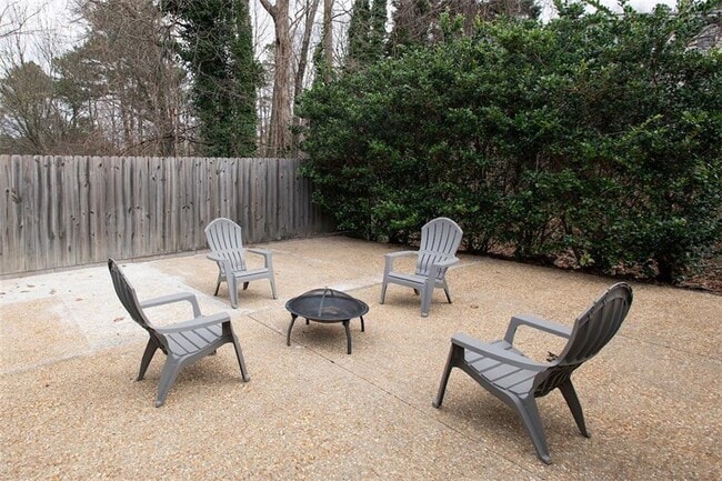 Building Photo - 470 Forestgate Ct