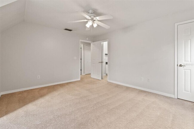 Building Photo - 2413 Musselwhite Ave