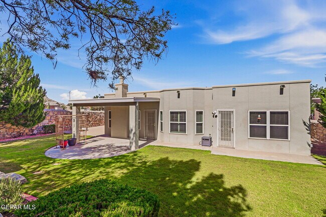Building Photo - 6141 Loma De Cristo Dr