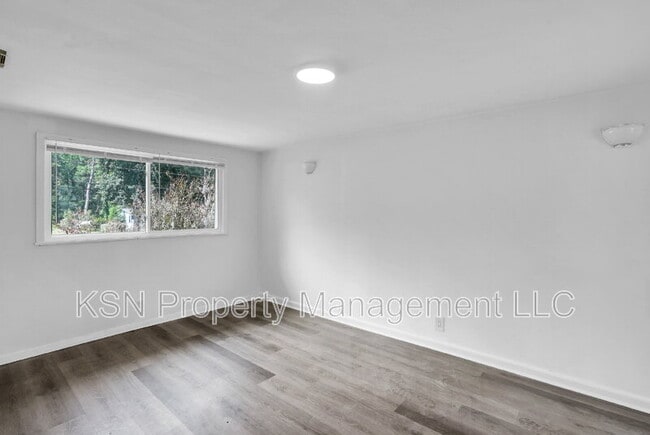 Building Photo - 130 Salt Creek Rd