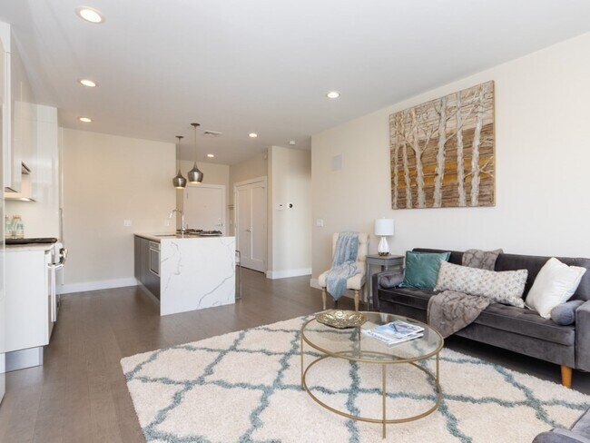 Building Photo - 39 A St