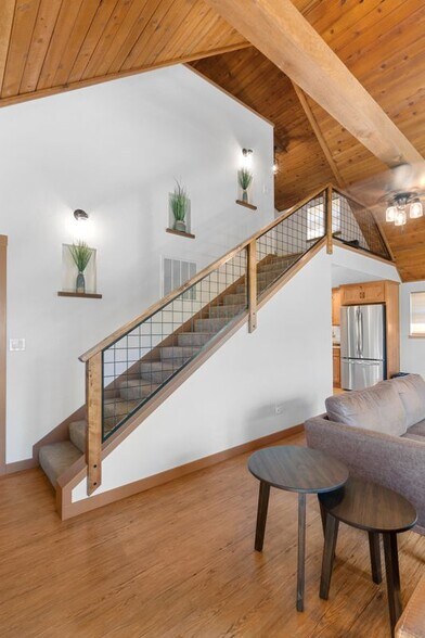 Building Photo - 570 2nd St