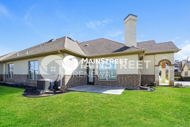 Building Photo - 2 Bedroom Pet-Friendly Home in Fort Worth, TX with Main Street Renewal