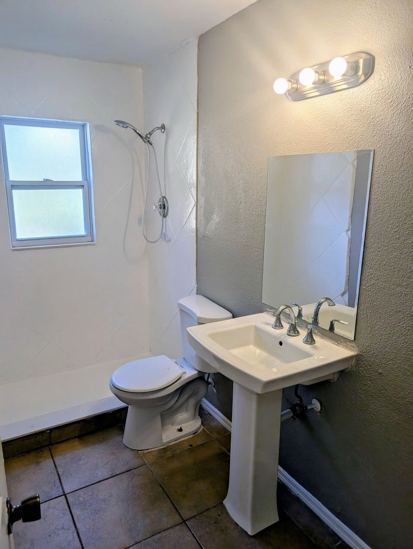 Building Photo - 1483 Elderton Dr