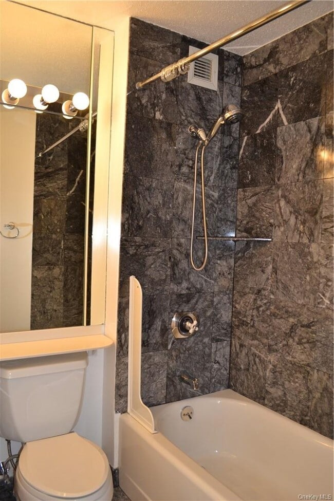 Building Photo - 4 Martine Ave