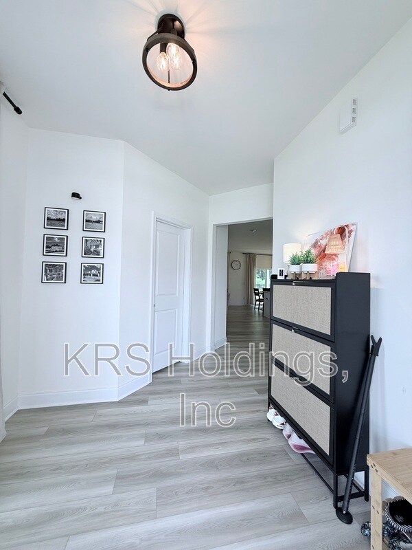 Building Photo - 1196 Channel Drop Lp