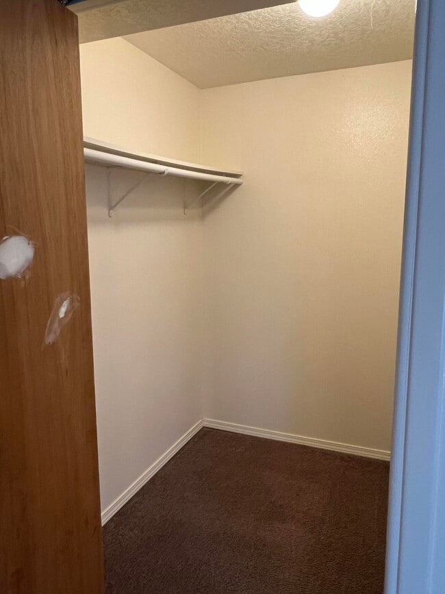 Building Photo - 8902 Aztec Rd NE