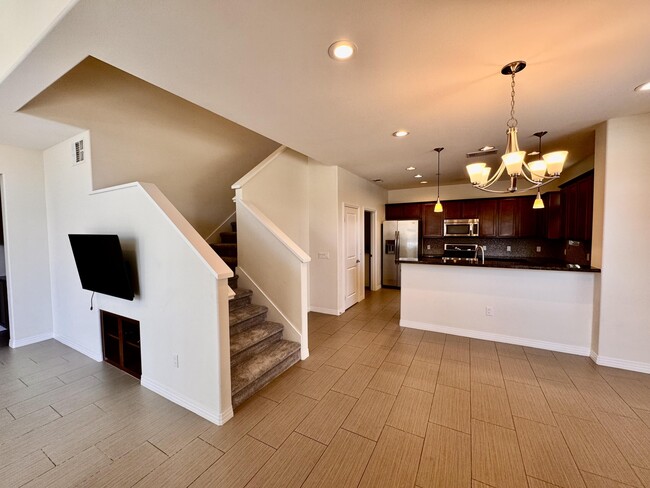 Building Photo - 52065 Graythorn Way