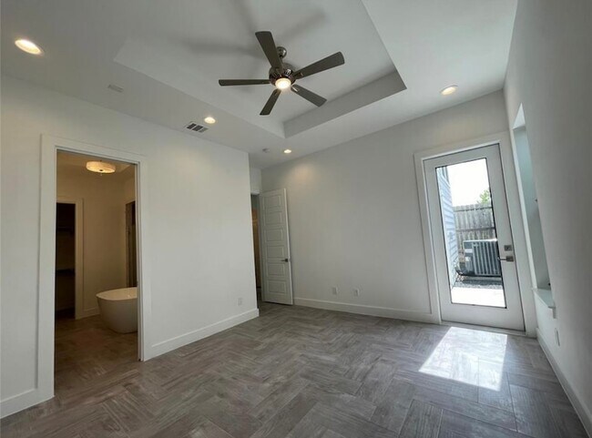 Building Photo - 1703 Cedrocanna Ln