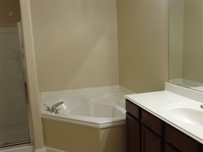 Building Photo - 9422 Ivory Trail Ln