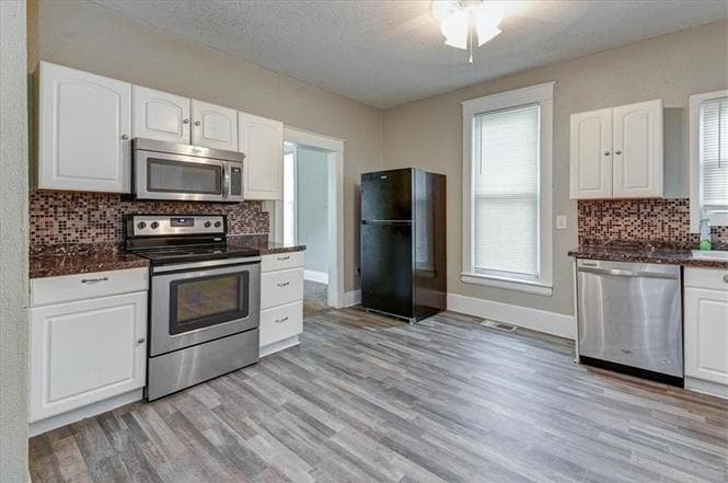 Kitchen - 820 S Cottage St