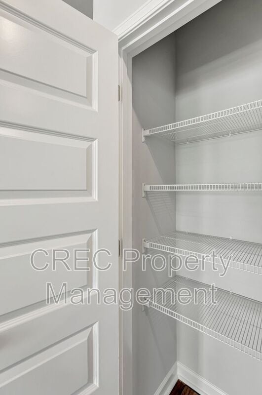 Building Photo - 790 Ridgley Dr