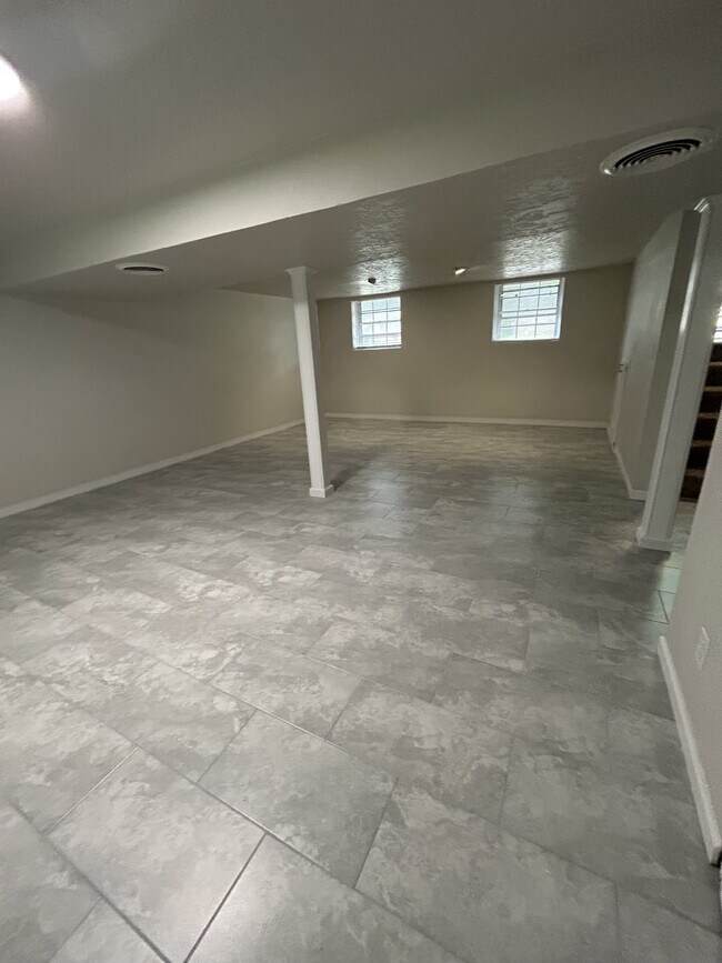 Building Photo - 1623 Denison Dr