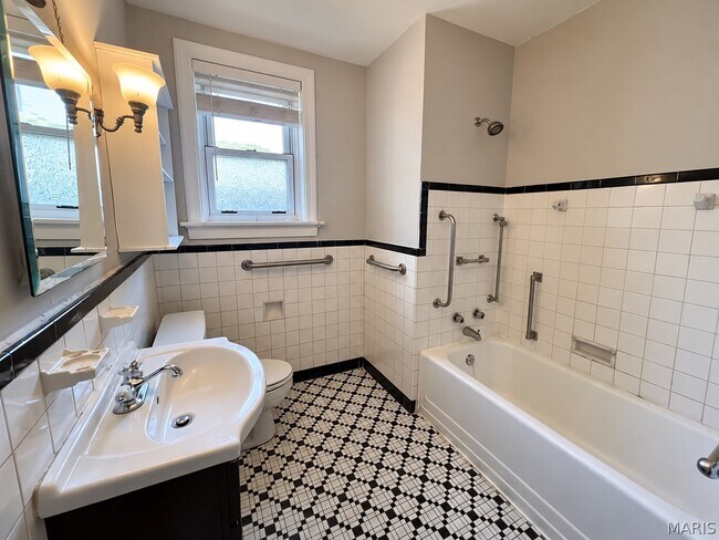 Building Photo - 4057 Potomac St