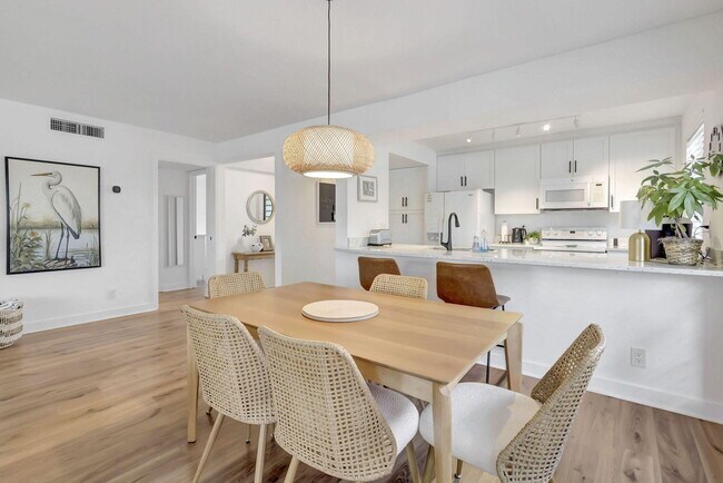 Building Photo - 334 Brackenwood Cir