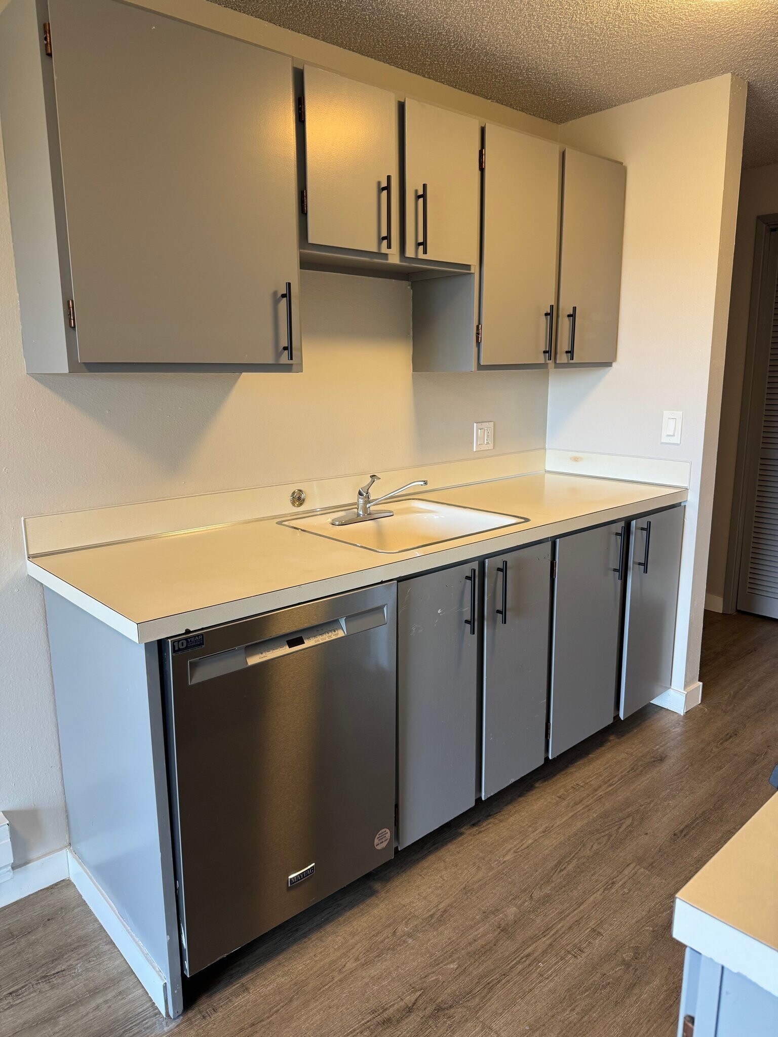 Building Photo - 308 Summit Ave N