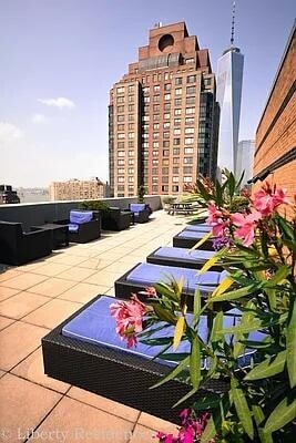 Building Photo - 99 Battery Pl