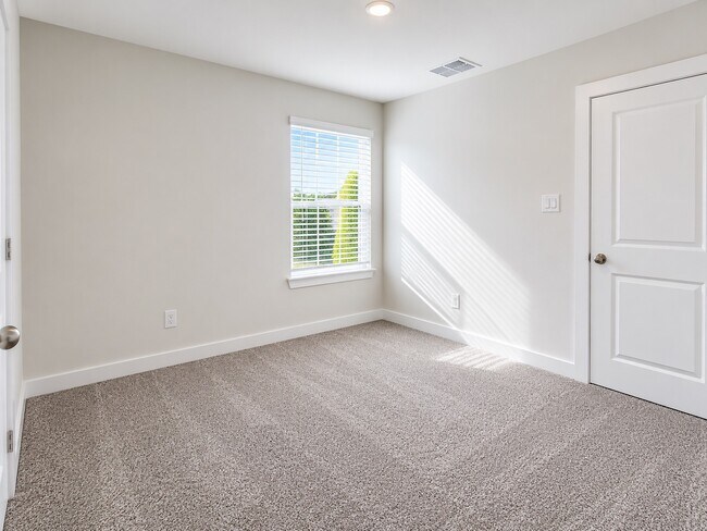 Building Photo - 28110 Meadowlark Sky Dr