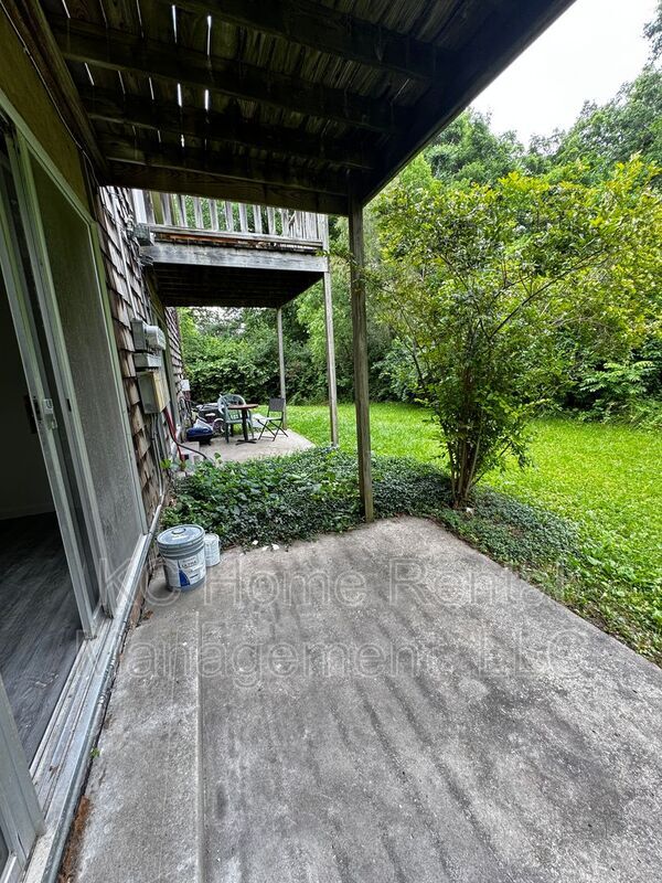 Building Photo - 8620 Countryshire Ln
