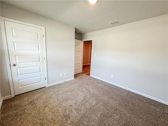 Building Photo - 5205 Pinyon Dr