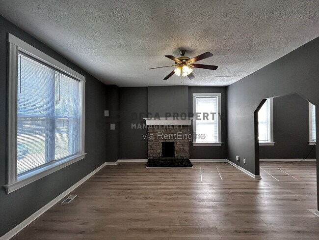 Building Photo - 1555 Salerno Dr