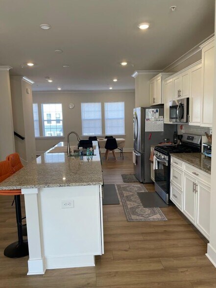 Building Photo - 1235 Greylock Ln