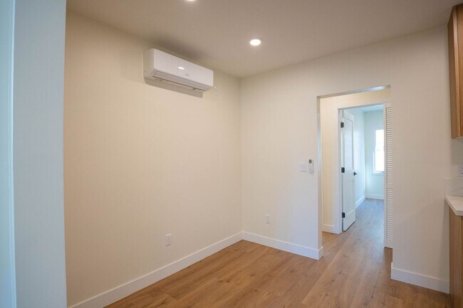 Building Photo - 1038 Westmoreland Ave
