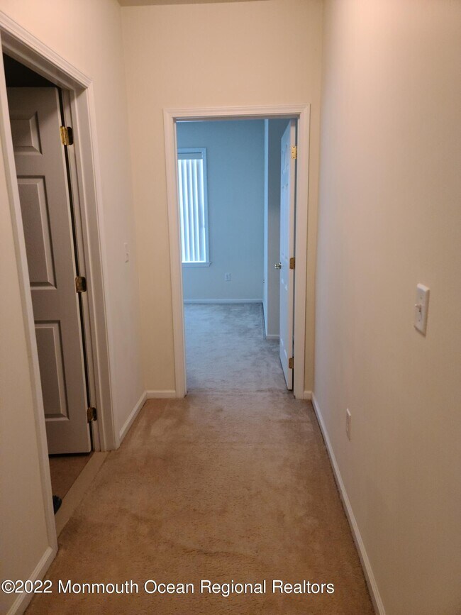 Building Photo - 211 Mill Pond Way