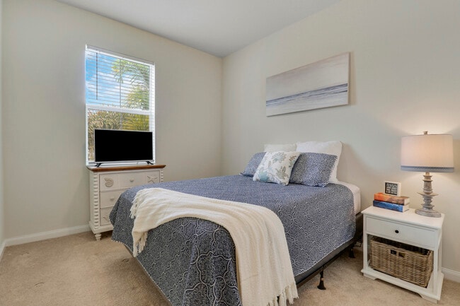 Building Photo - 1323 N Jeaga Dr