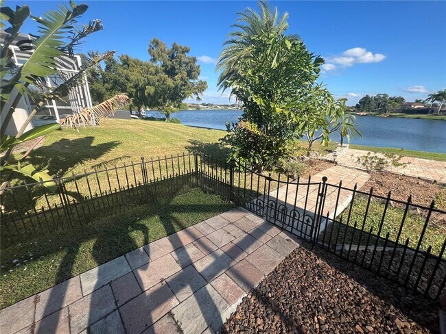 Building Photo - 470 Strasburg Dr