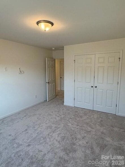 Building Photo - 4014 Cunningham Farm Dr