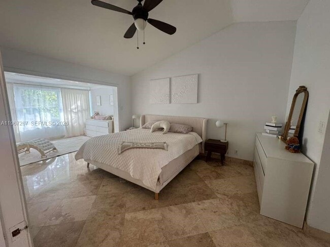 Building Photo - 332 NW 47th Ave