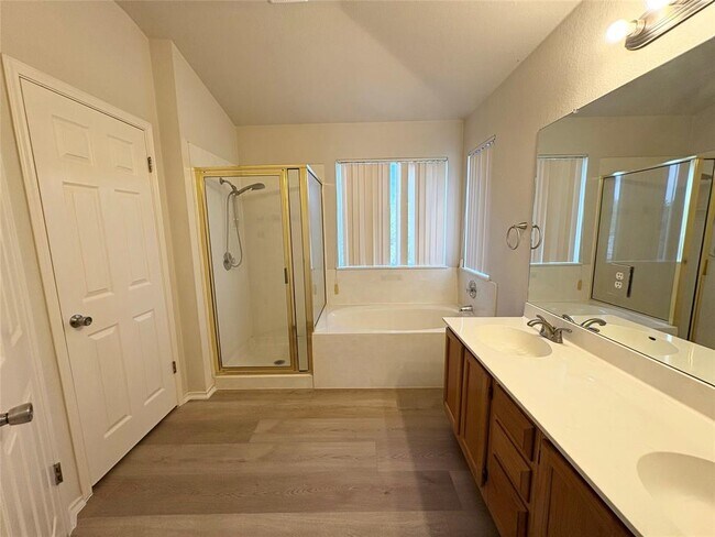 Building Photo - 1101 Wood Creek Dr