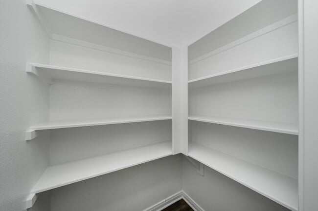 Building Photo - Spacious Townhome Available Now!