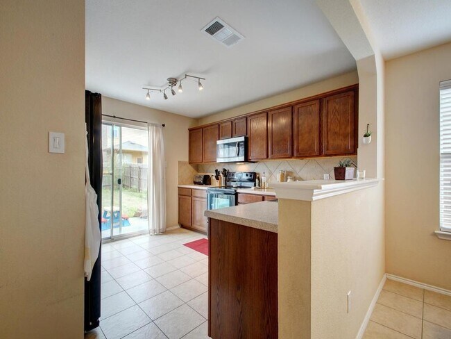 Building Photo - 3420 Bach Dr