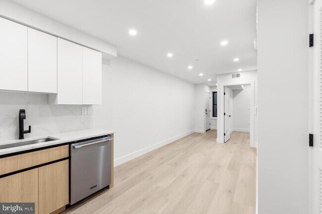 Building Photo - 3923 14th St NW