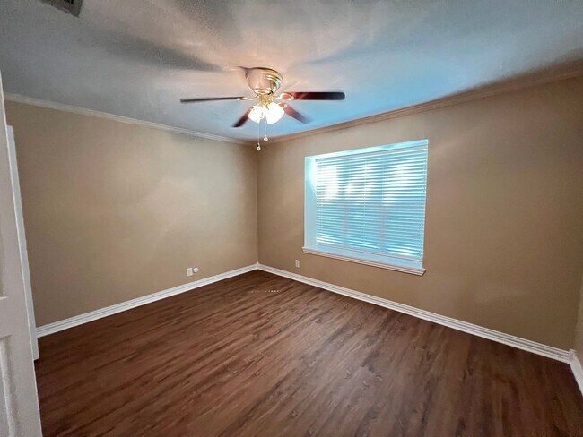 Building Photo - Shelmar Drive