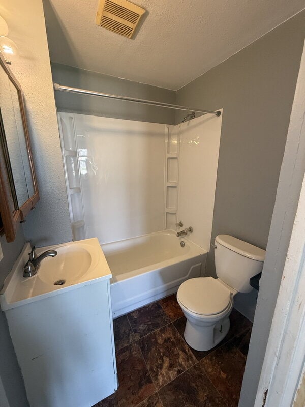 Building Photo - 1321 Army Post Rd