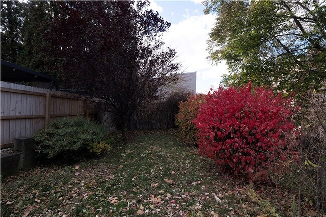 Building Photo - 274 38th St