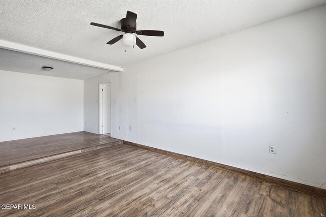 Building Photo - 8408 Reindeer Ave