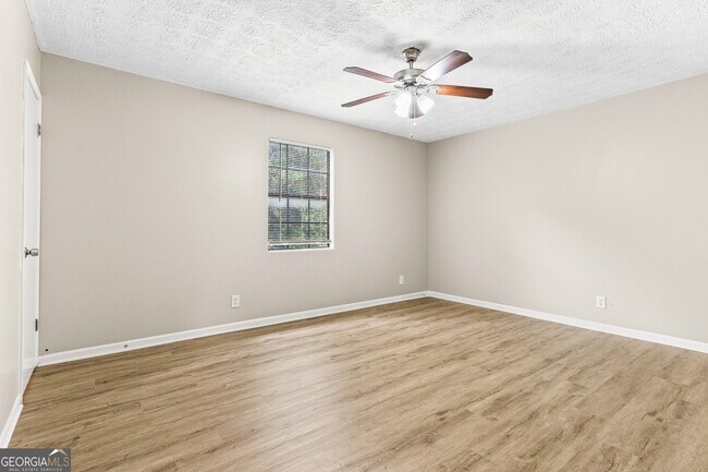 Building Photo - 1152 Holly Hills Dr SW