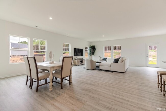 Building Photo - 95 Suhani Ln