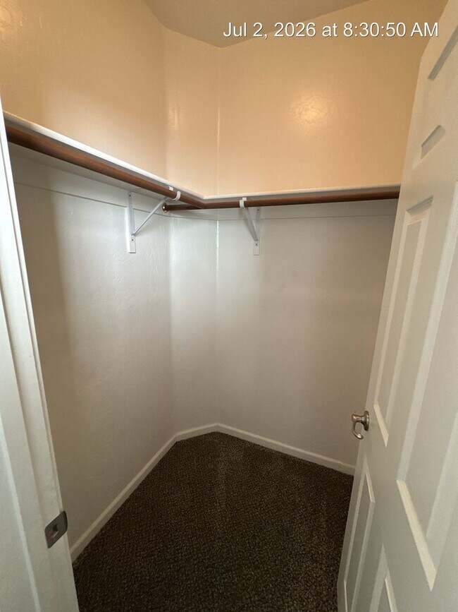Building Photo - Beautiful Home Now Available! 3 Bedroom!