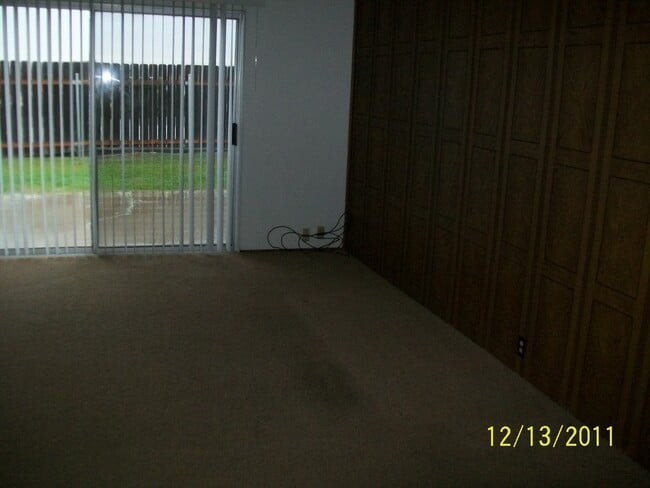 Building Photo - 3 Bed 2 Bath House