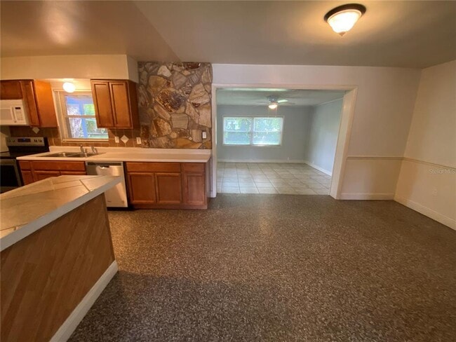 Building Photo - 2606 Aloma Ave