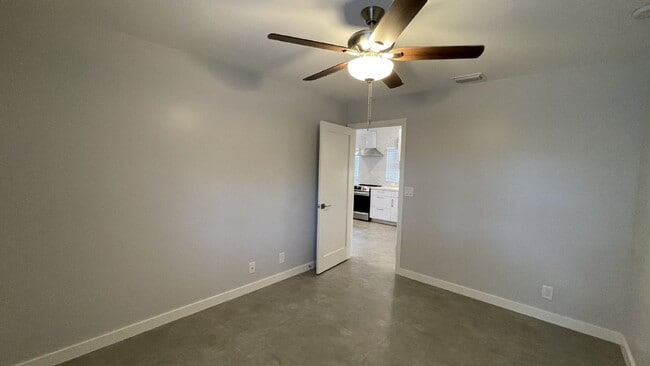 Building Photo - Spacious 3-Bedroom Oasis in Loxahatchee with 2 Full Baths