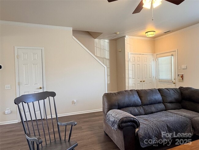Building Photo - 6836 Rothchild Dr